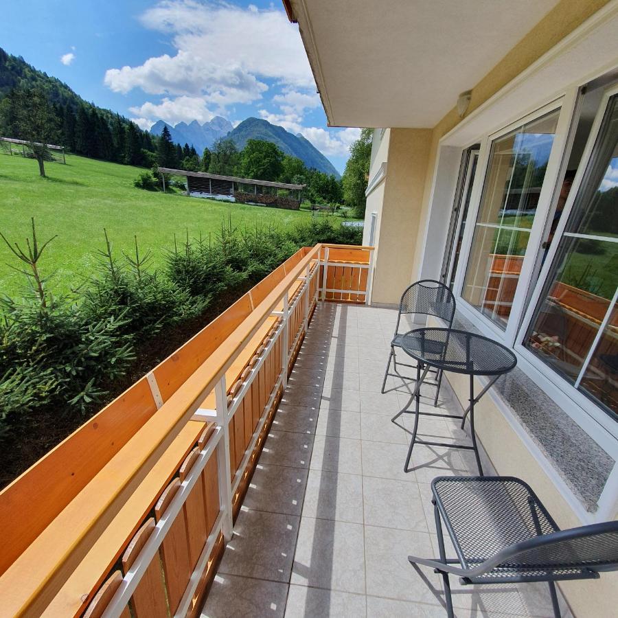 Apartma Rozle Mojstrana Buitenkant foto